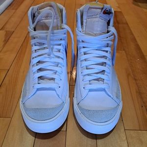 Nike blazer shoe 11 white/royal blue
